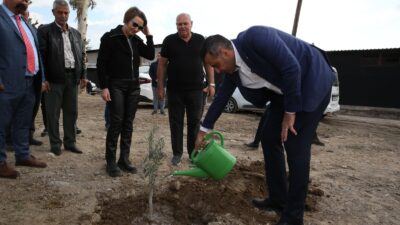 Çiğli Belediyesi, doğa dostu projeleriyle ilçeyi yeşile büründürmeye devam ediyor.