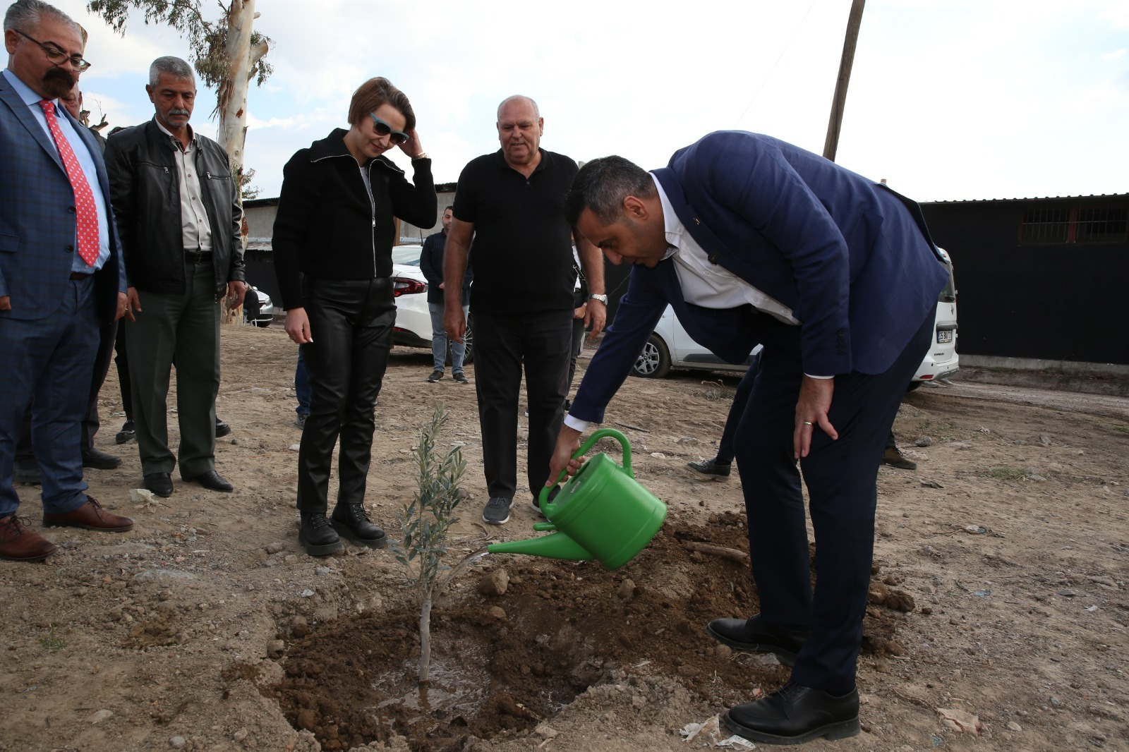 Çiğli Belediyesi, doğa dostu projeleriyle ilçeyi yeşile büründürmeye devam ediyor.