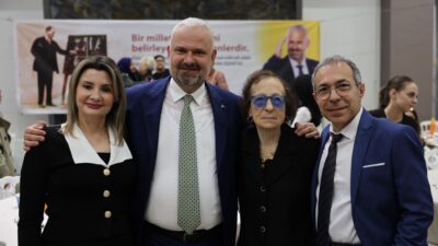 Menemen Belediyesi tarafından düzenlenen Öğretmenler Günü gecesi coşkuyla kutlandı. Bin'in