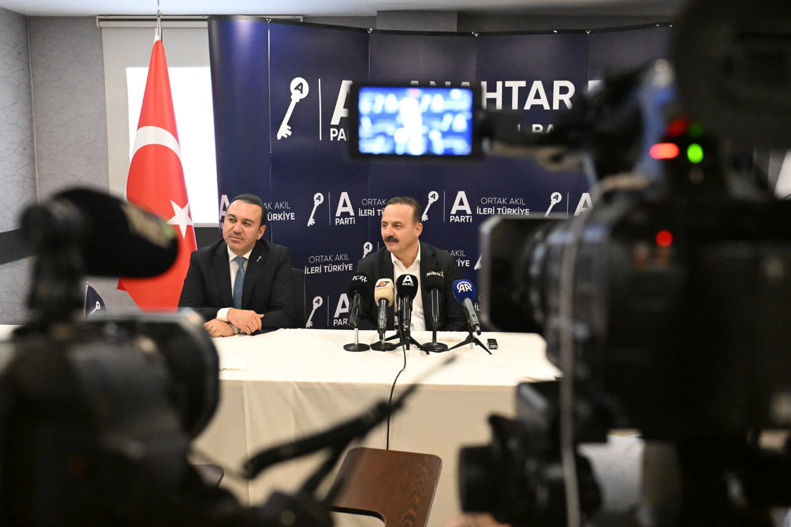 Yavuz Ağıralioğlu’ndan Siyasetin Kalbine Çağrı Ay Yıldızlı Albayrak İttifakı Yapalım