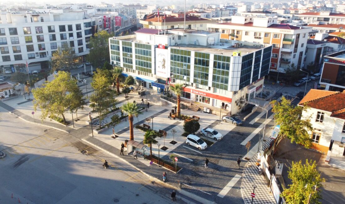 Menderes Belediyesi, 24 Kasım Öğretmenler Günü münasebetiyle ilçedeki öğretmenler için