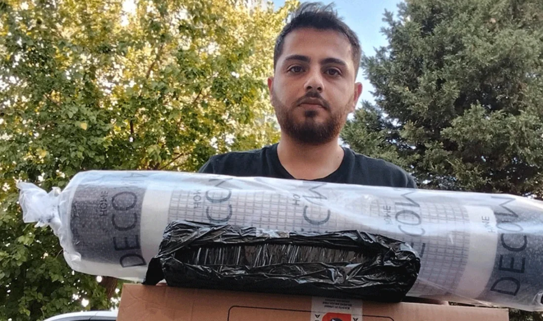 93 Puanla İzmir Birincisi Oldu Fakat Üniversite Mezunu Artık Kurye Hazine ve Maliye Bakanlığı sınavında 93 puanla İzmir birincisi olan