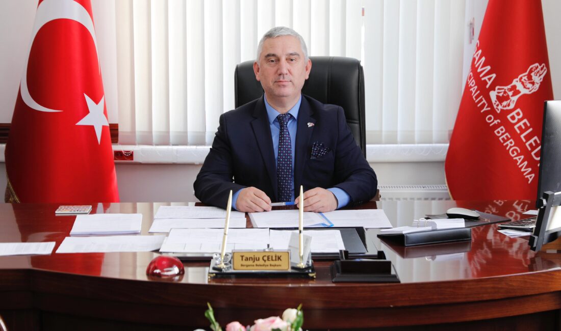 Bergama Belediye Başkanı Tanju Çelik, 24 Kasım mesajında öğretmenliğin onurlu