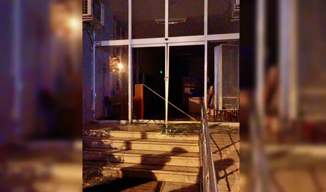 Kiraz Belediyesi’ne taşlı saldırı düzenleyen A.B. isimli şahsın gözaltına alınmasının