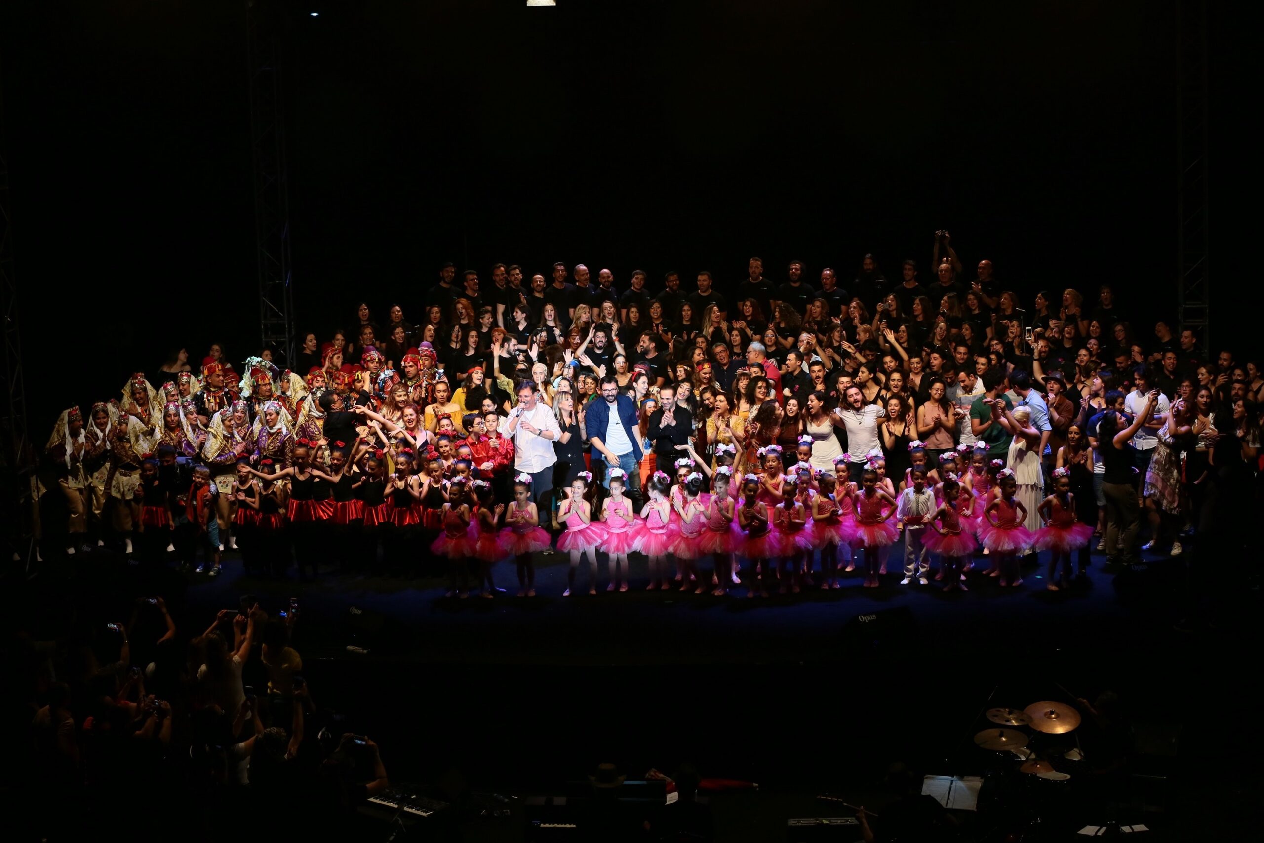 Folkart Academy, 2025-2026 tiyatro eğitimleri dönemini başlatıyor. Volkan Severcan koordinatörlüğündeki