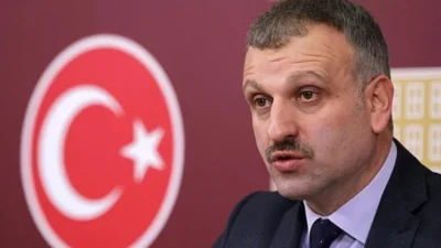 Erdoğan’ın danışmanı Oktay Saral, ATA Parti lideri Zeybek’e “müptezel” ve