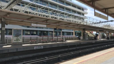 İzmir Metro'nun Bornova ilçesindeki Stadyum durağının adının "Çamdibi" olarak değiştirilmesi