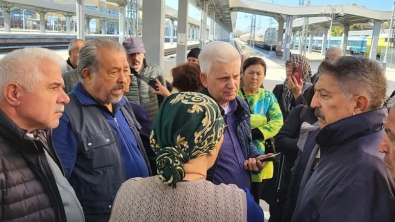 Villach Seferinde Şok! Türkler İki Gündür Avrupa Sınırında Bekliyor Villach seferini yapan Optima Express trenindeki yüzlerce Türk, Bulgaristan’da iki