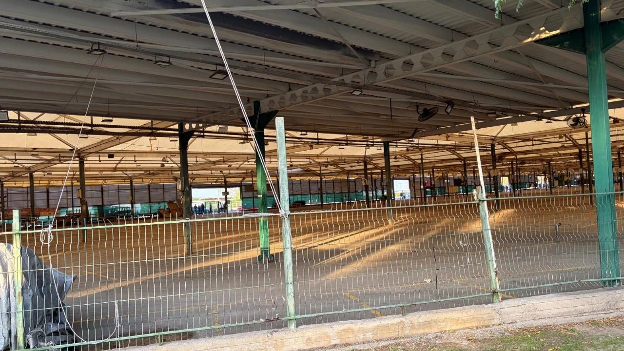 Karşıyaka’da “Tekstil Günleri” pazarına tepkiler büyüyor. Pazarcıların direnişi sonucu ikinci