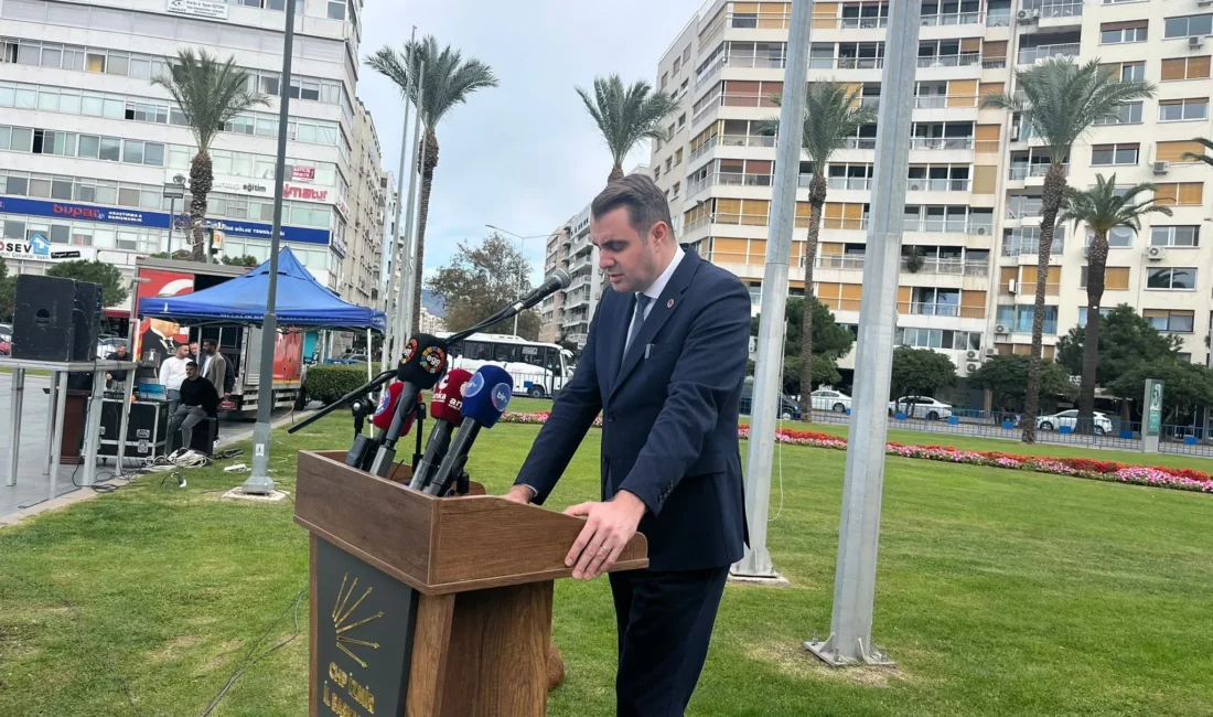 CHP’nin Alternatif 24 Kasım Töreninde İktidara Ateş Yağmuru: Öğretmenlik Onuru Zedeleniyor!” CHP İzmir, 24 Kasım'da alternatif çelenk töreni düzenledi. İl Başkanı