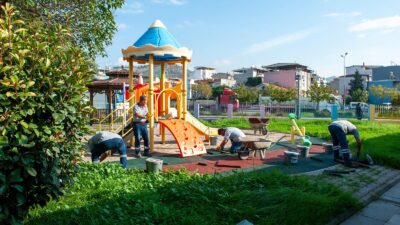 Karşıyaka Belediyesi son bir yılda 23 parkı tamamen yeniledi ve