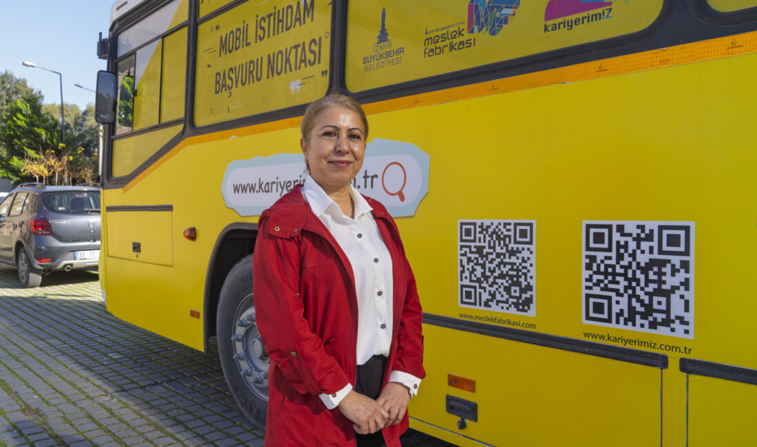 Adana'dan İzmir'e göç eden Aynur Dağaşan (51), Meslek Fabrikası'nın Mobil