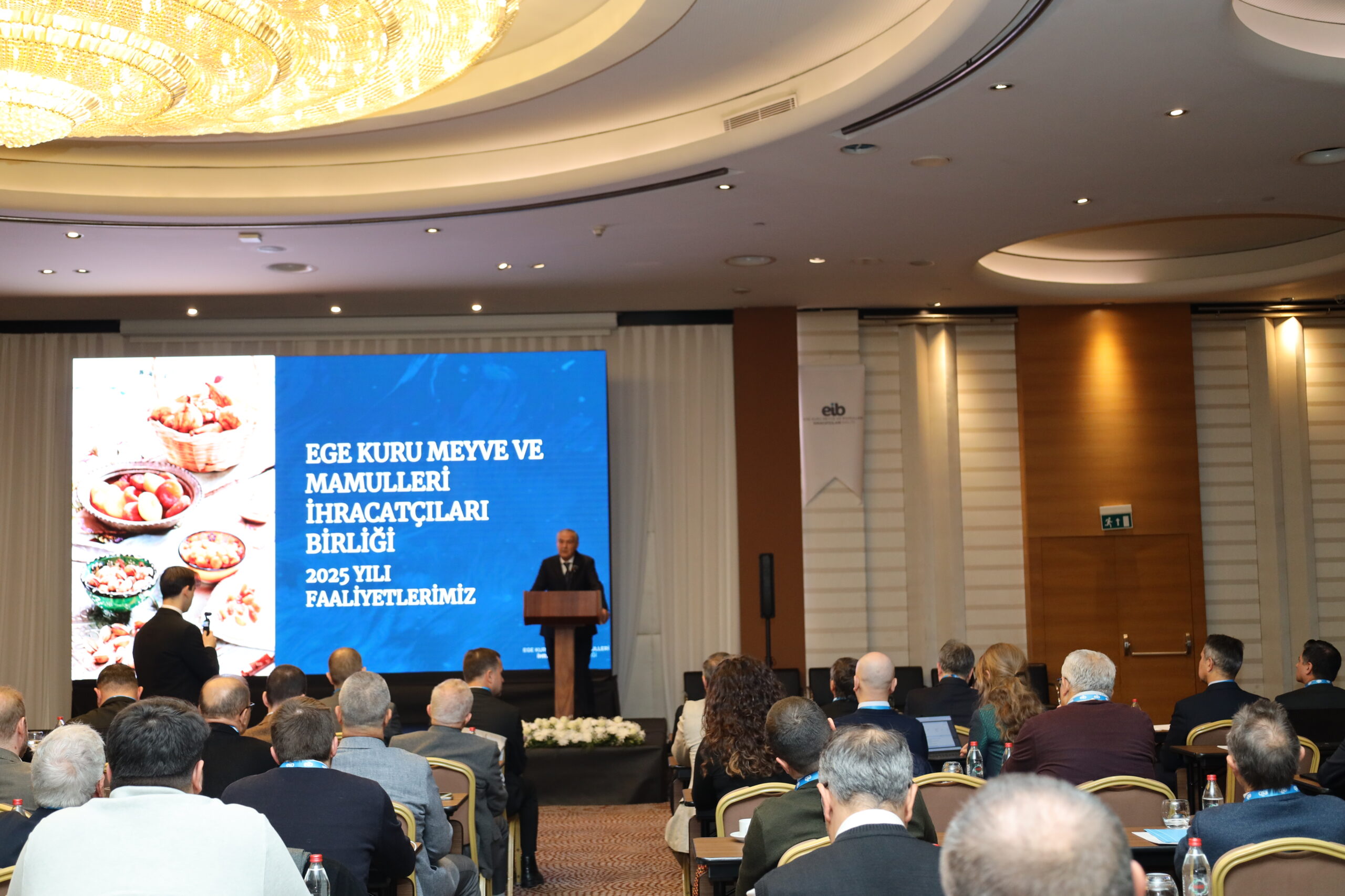 Kuru meyve sektörü İzmir'de toplandı. İklim krizine bağlı ciddi rekolte