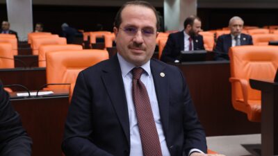 AK Parti İzmir Milletvekili Yaşar Kırkpınar, Büyükşehir Belediyesi'ndeki işçi hak