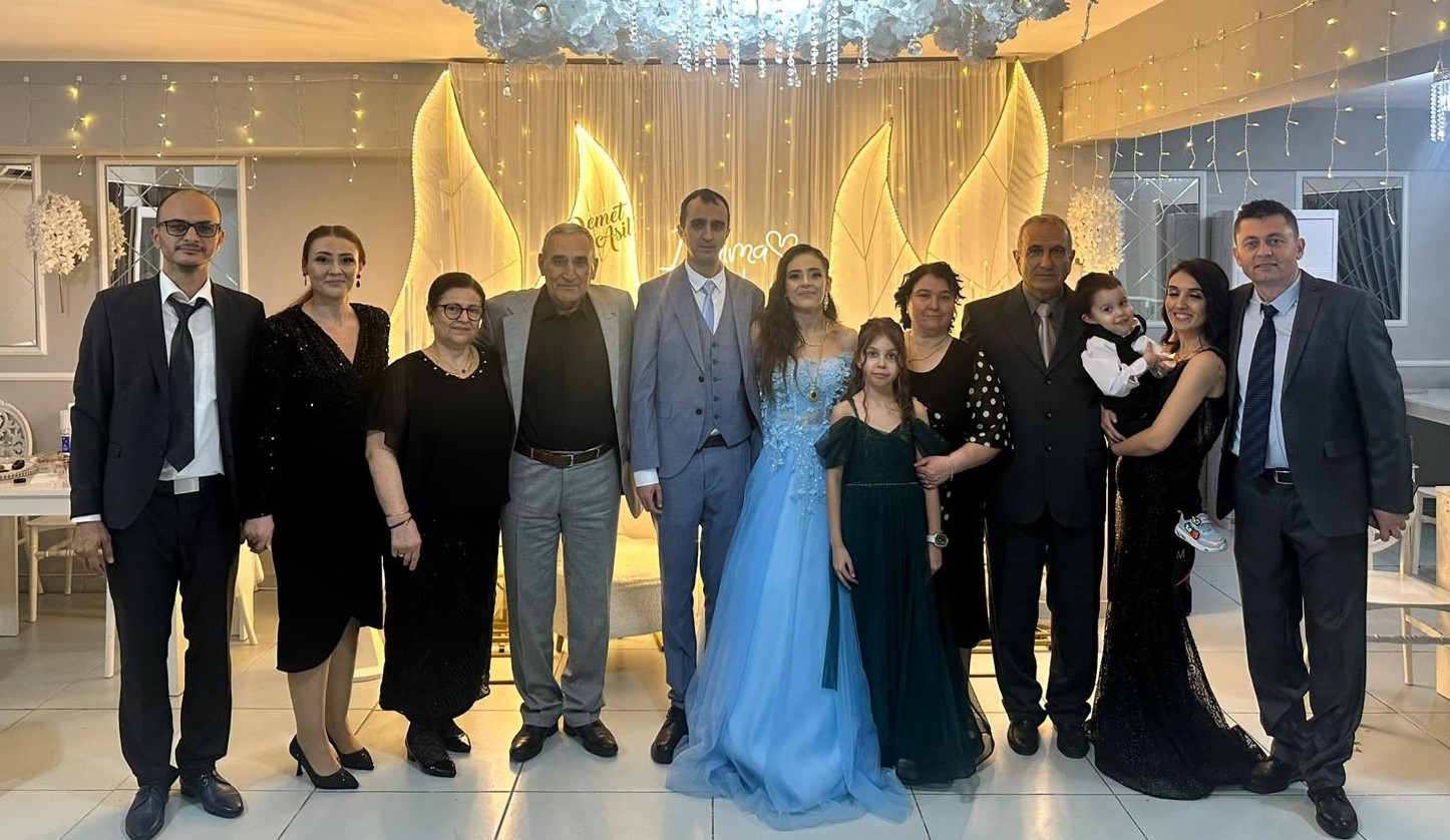 Aşk Dolu Nişan Töreni Demet ve Asil Mutluluğa İlk Adımı Attı