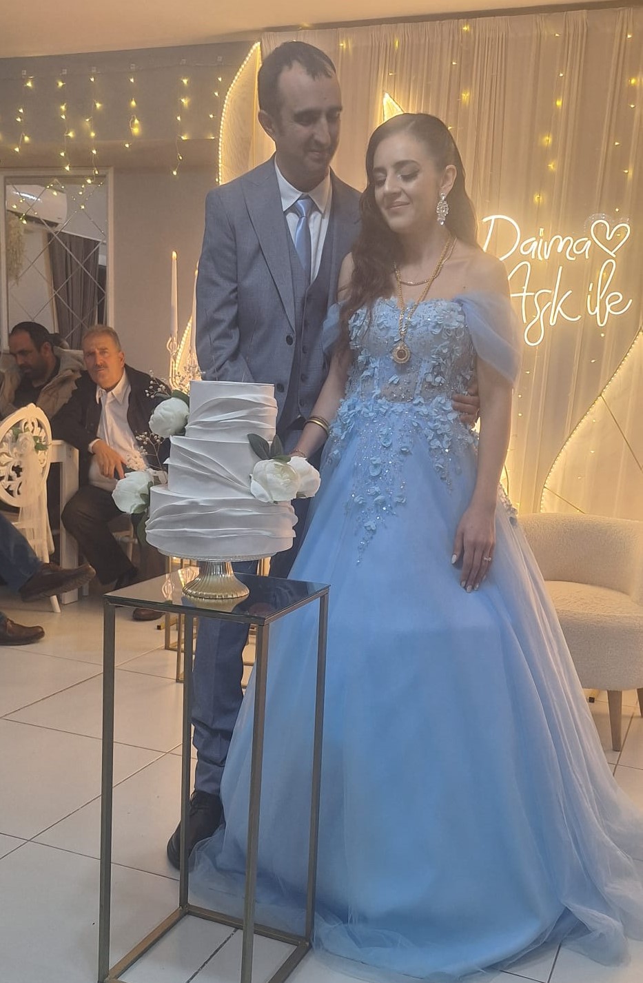 Aşk Dolu Nişan Töreni Demet ve Asil Mutluluğa İlk Adımı Attı