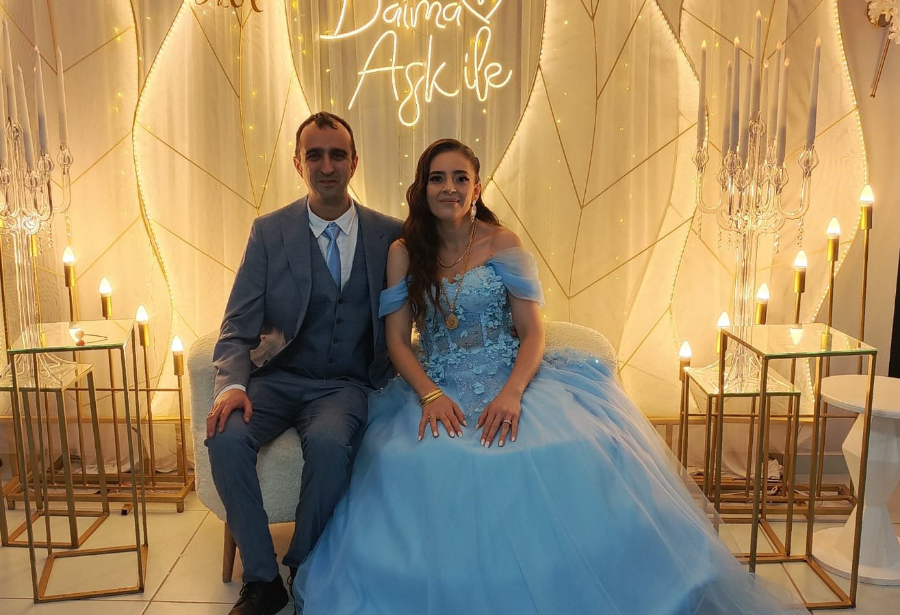 Aşk Dolu Nişan Töreni Demet ve Asil Mutluluğa İlk Adımı Attı