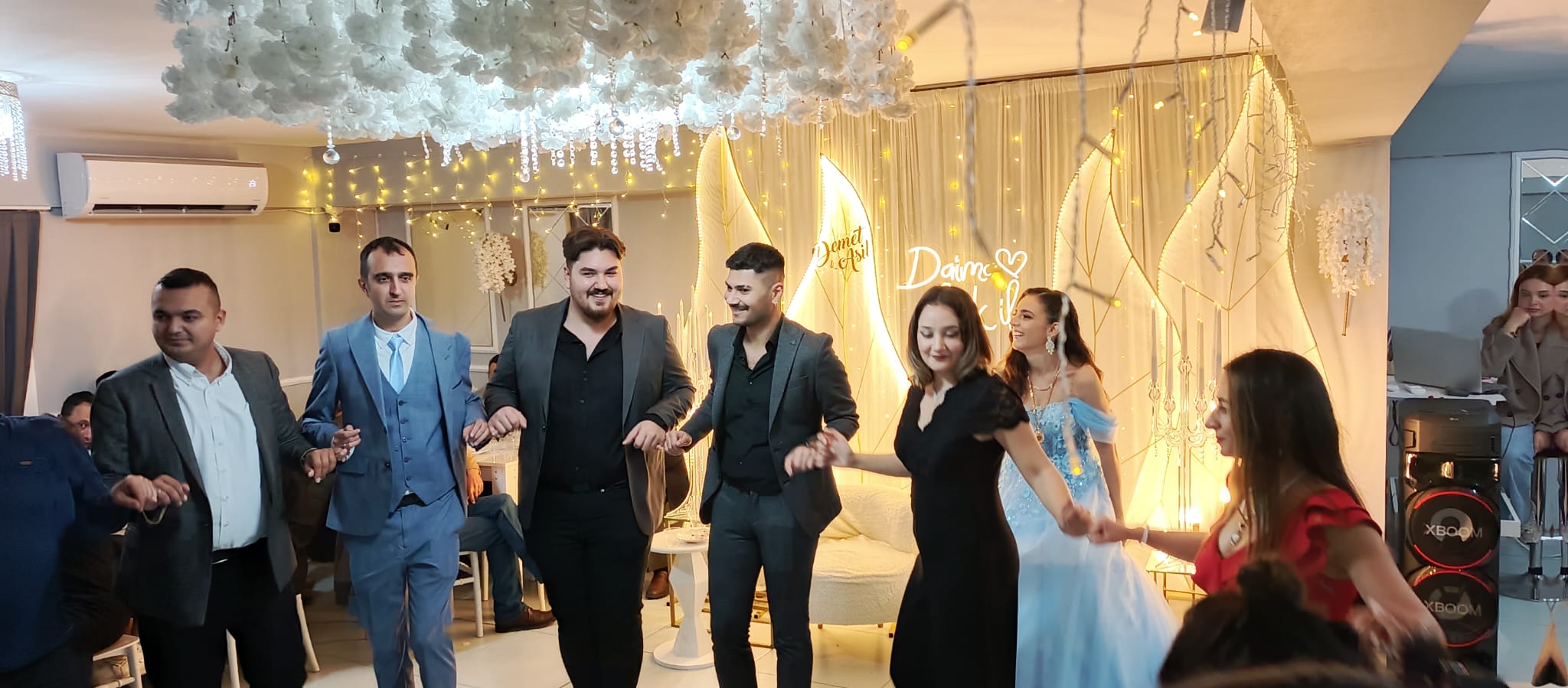 Aşk Dolu Nişan Töreni Demet ve Asil Mutluluğa İlk Adımı Attı