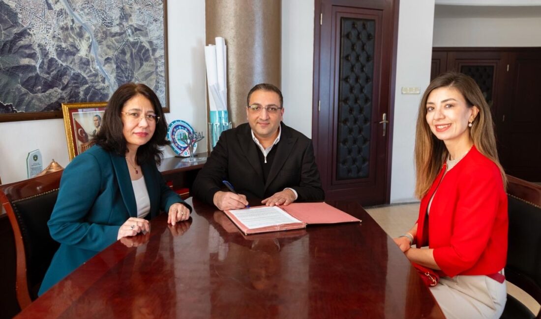 Balçova Belediyesi’nden Çalışanlara İzmir Rekoru: Promosyon Kişi Başı 100 Bin TL! Balçova Belediyesi, Ziraat Bankası ile yaptığı anlaşmayla memur ve işçilere