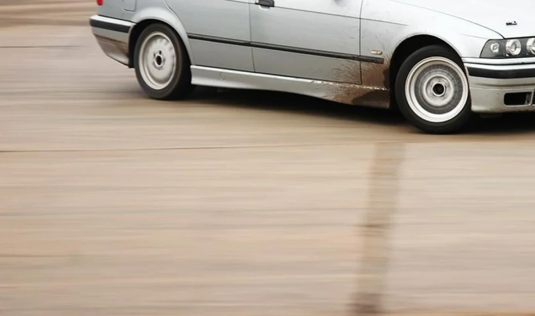 Balçova'da drift atan 19 yaşındaki sürücüye 69 bin lira ceza.