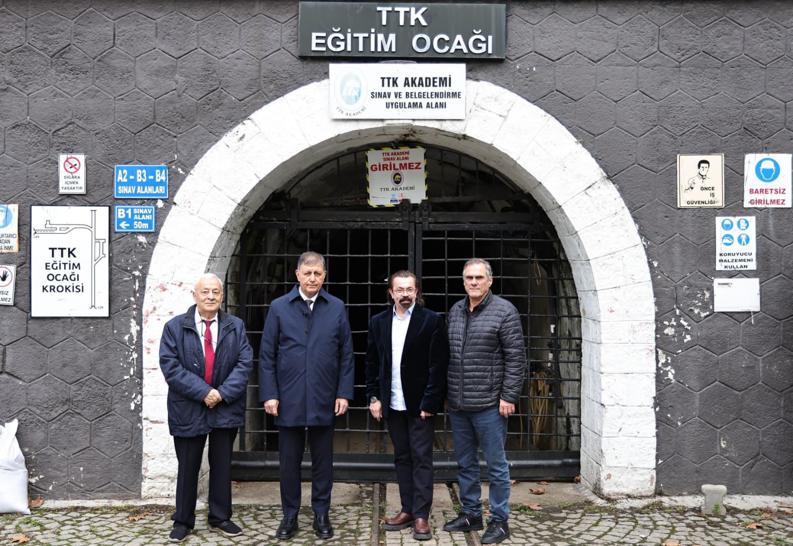Başkan Tugay Zonguldak'tan Çağrı Yaptı Sağlıkta Koruyucu Hekimlik İçin Yerel Yönetimlere Daha Çok Yetki Verilmeli