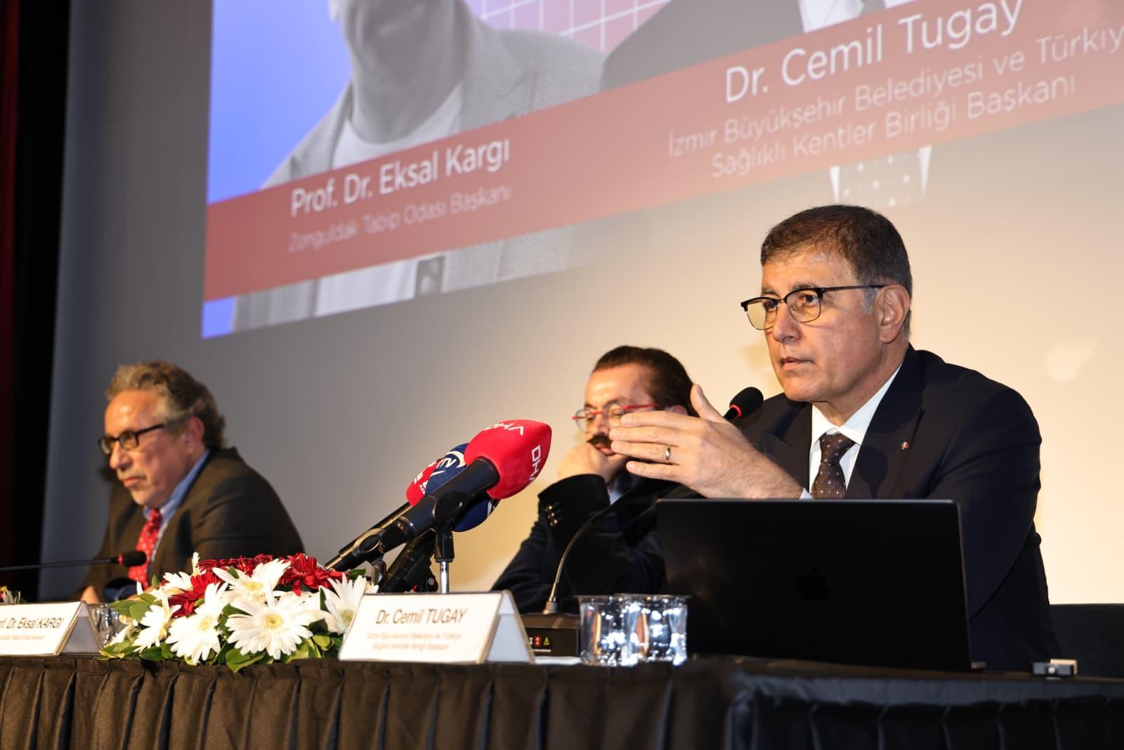 İzmir Büyükşehir Belediye Başkanı Dr. Cemil Tugay, Zonguldak’taki panelde koruyucu