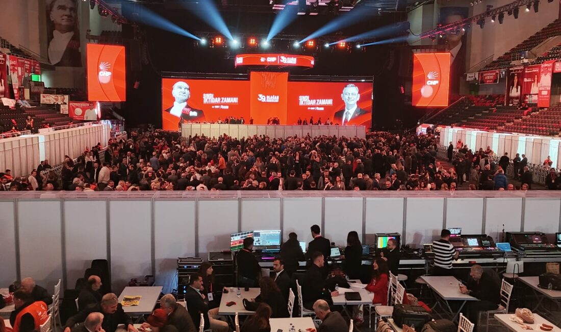 CHP Kurultayı'nda Özgür Özel'in anahtar listesi firesiz seçildi. İzmir'den Deniz