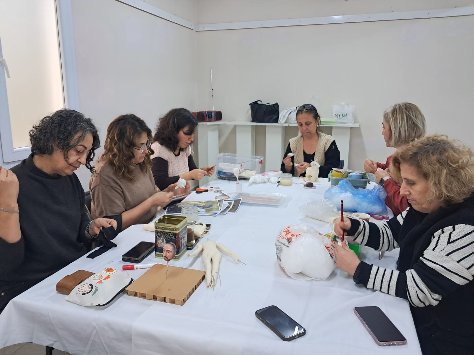 Çiğli Belediyesi, Kaklıç Sanat Akademisi'nde kadınların elinde yeniden hayat bulan