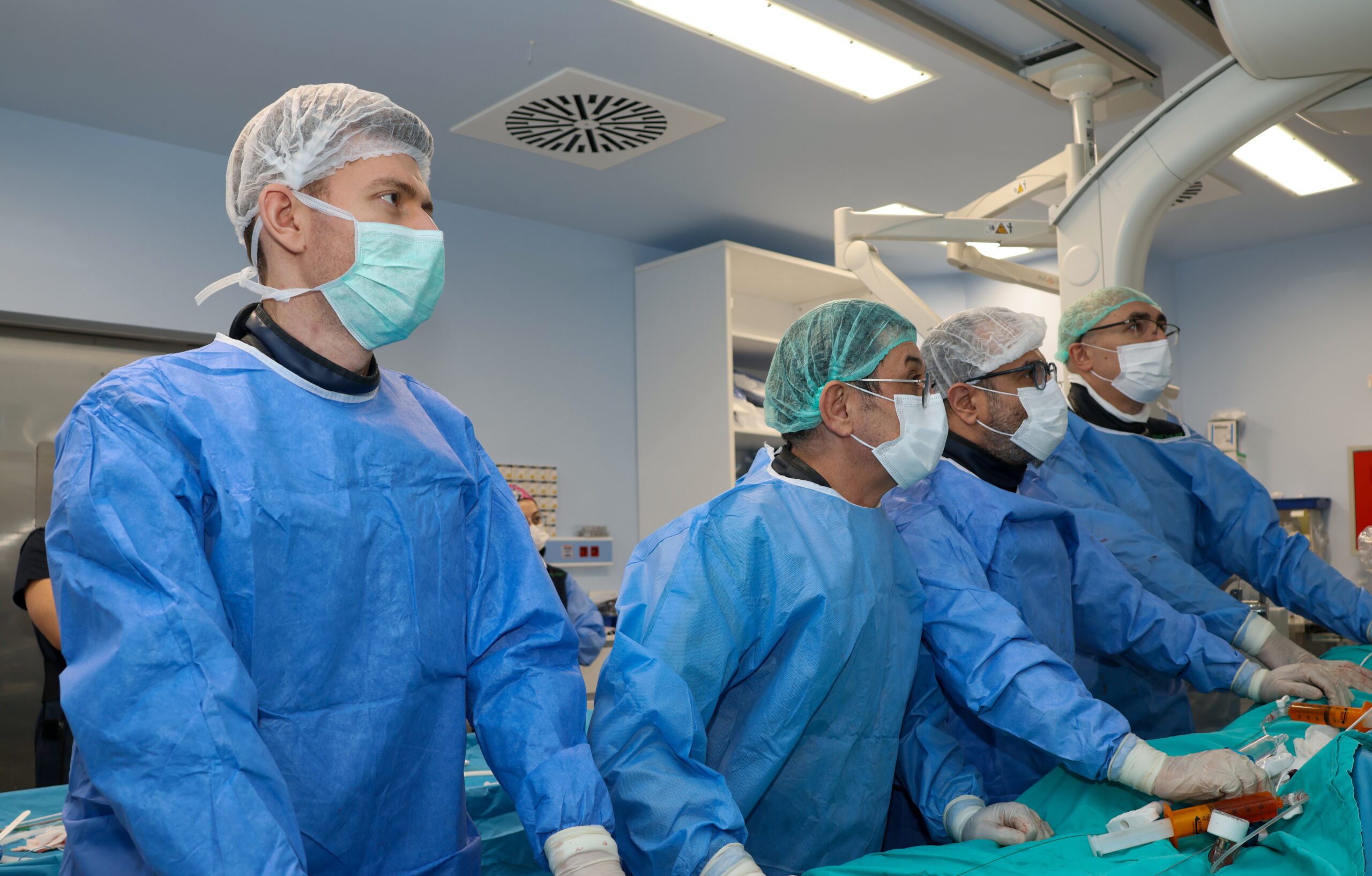 İzmir Şehir Hastanesi'nde çocuk kalp hastalarına TPVR yöntemi başarıyla uygulanıyor.