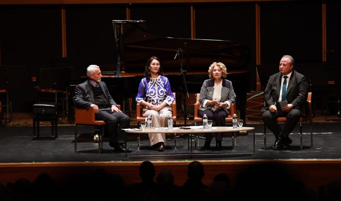 UNESCO tarafından ilan edilen 15 Aralık Dünya Türk Dili Ailesi