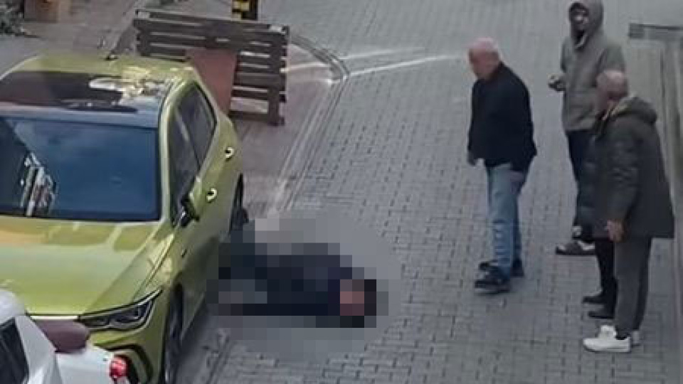 İstanbul Fatih Yedikule Mahallesi'nde ev sahibi Recep Hakan Emül, sokak