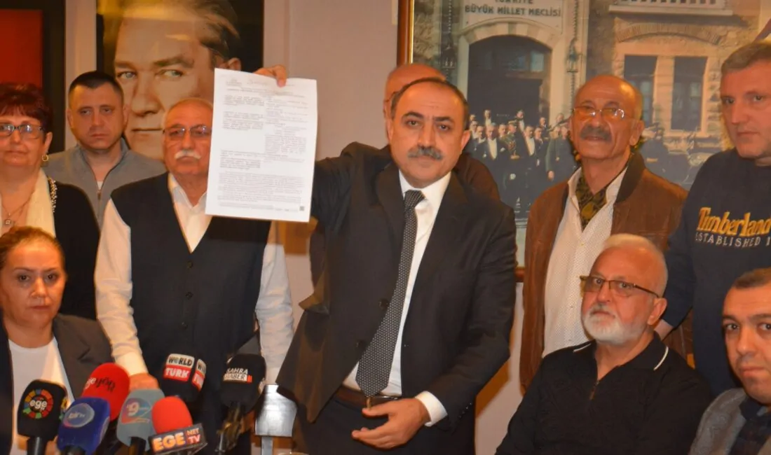 İzmir Lokantacılar Odası Başkanı Doğan Kılıç, eski başkan Aykut Yenice’nin