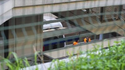 İzmir Bornova İstasyonu'nda raydan çıkan metro treni nedeniyle Bornova-Sanayi arasındaki