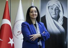 İzmir Şehir Hastanesi’ne Ankara’dan Sürpriz Atama: Prof. Dr. Yaprak Üstün Başhekim Oldu! Ankara Etlik Zübeyde Hanım Hastanesi Başhekimi Prof. Dr. Yaprak Üstün’ün,