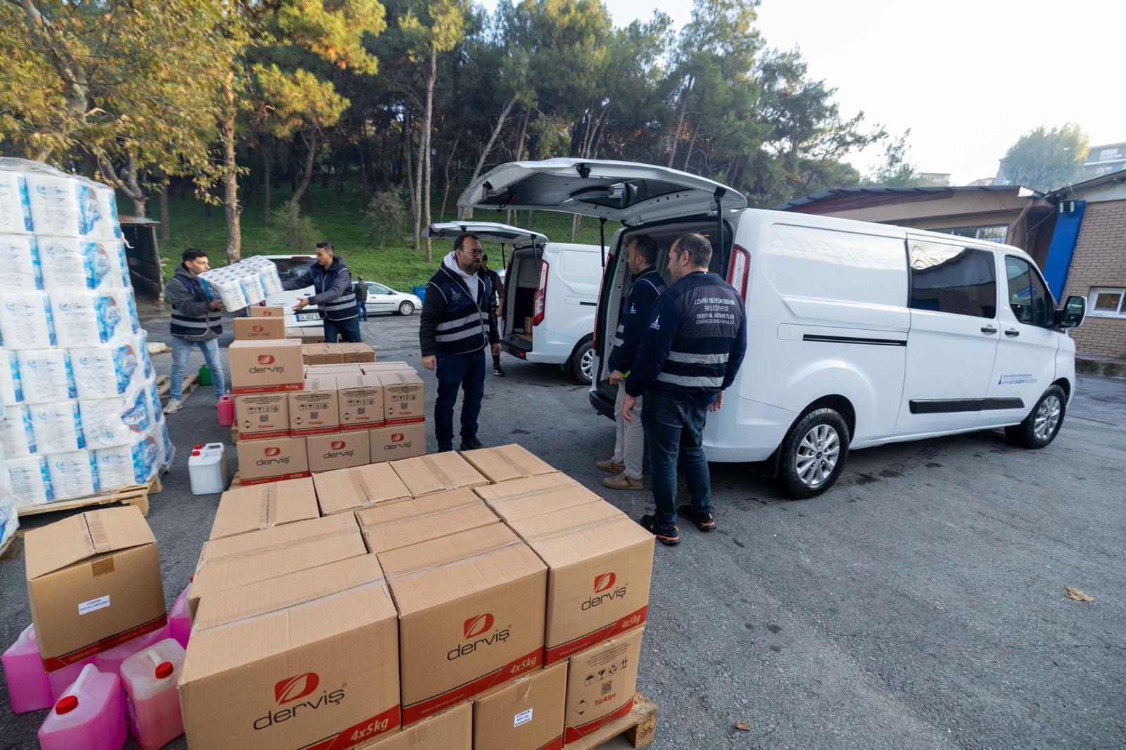 İzmir’de Eğitim Devrimi! Büyükşehir'den Öğrencilere eğitim desteği