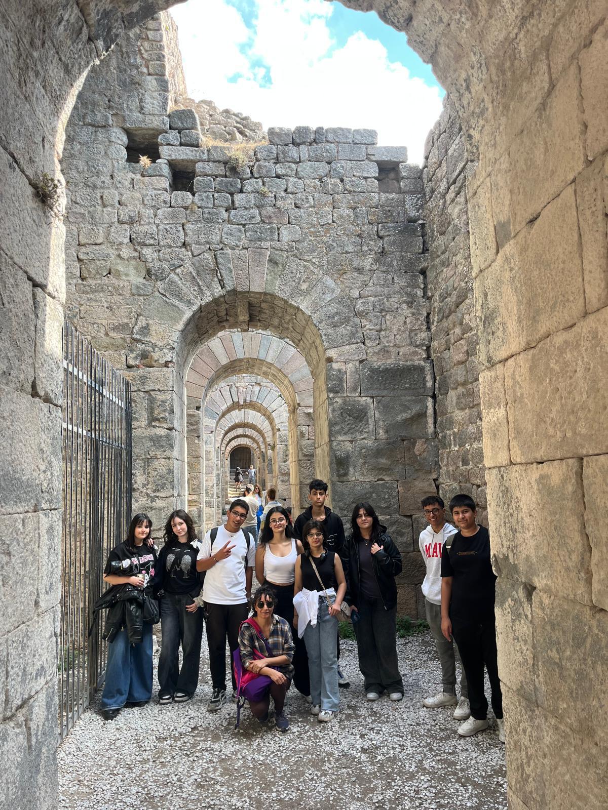 İzmir’de Eğitim Devrimi! Büyükşehir'den Öğrencilere eğitim desteği