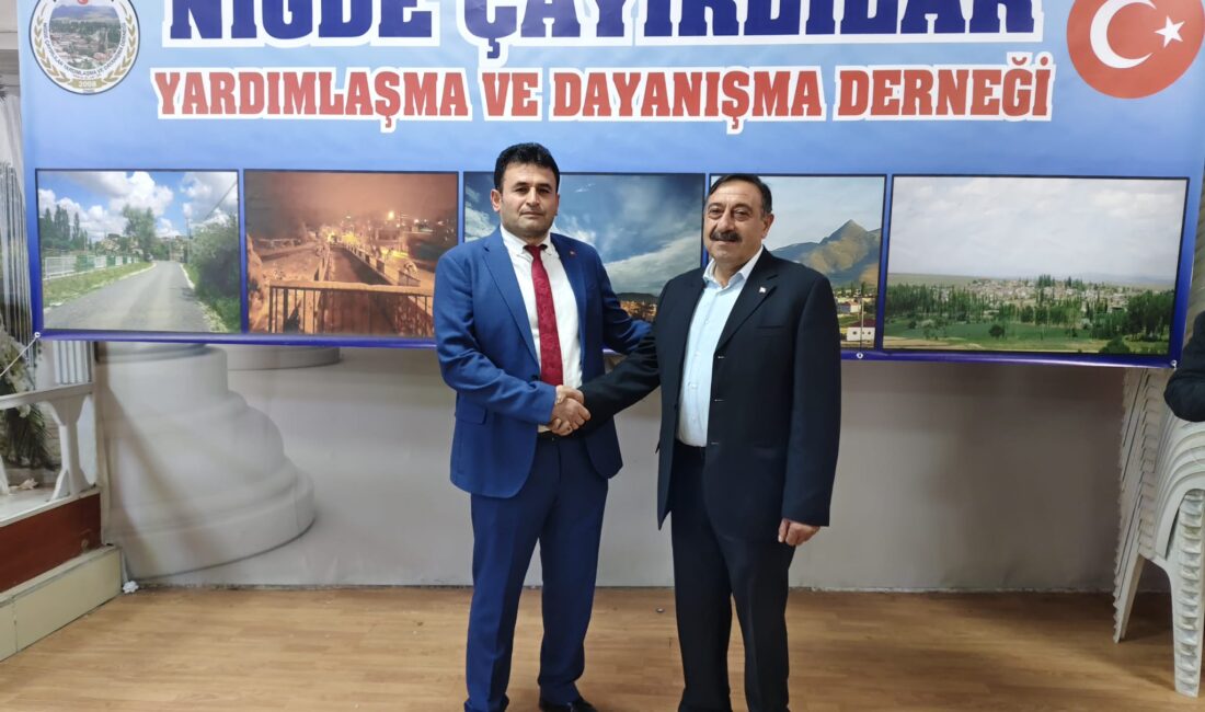 İzmir’de Niğde Çayırlılar Derneği’nde Rahmi Kılıç Dönemi İzmir’de Niğde Çayırlılar Derneği’nin olağanüstü genel kurulunda Rahmi Kılıç başkan