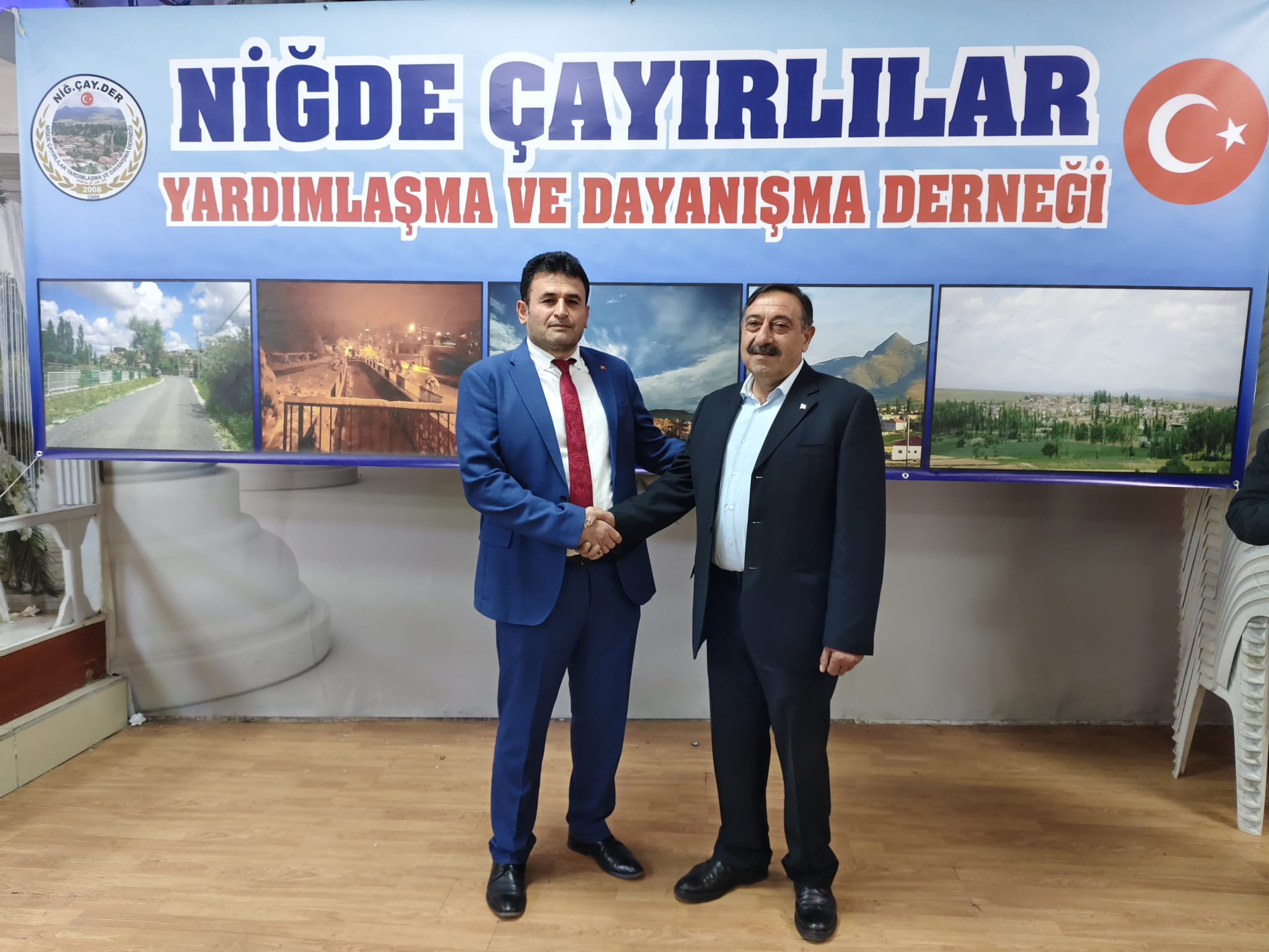 İzmir’de Niğde Çayırlılar Derneği’nin olağanüstü genel kurulunda Rahmi Kılıç başkan