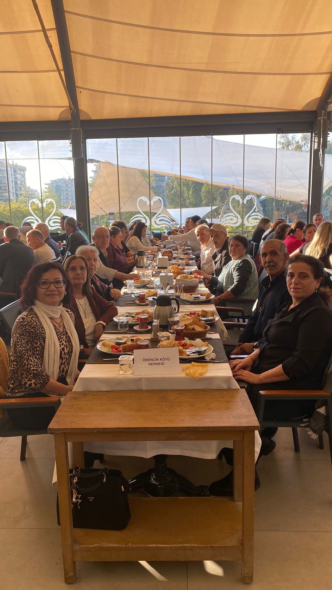 İzmir’de Örencik Köyü Derneği’nden Eğitime Destek İçin Coşkulu Kahvaltı