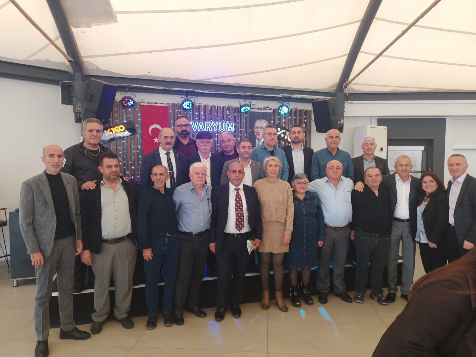 İzmir’de Örencik Köyü Derneği’nden Eğitime Destek İçin Coşkulu Kahvaltı