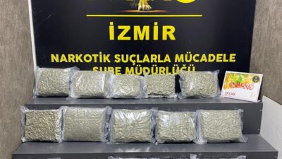 Kemalpaşa uyuşturucu operasyonunda 21 kilo skank ele geçirildi. Operasyonda gözaltına