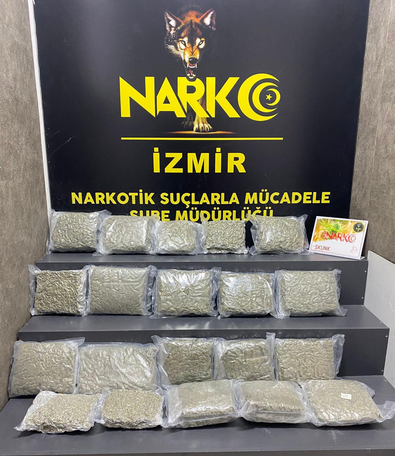 Kemalpaşa uyuşturucu operasyonunda 21 kilo skank ele geçirildi. Operasyonda gözaltına