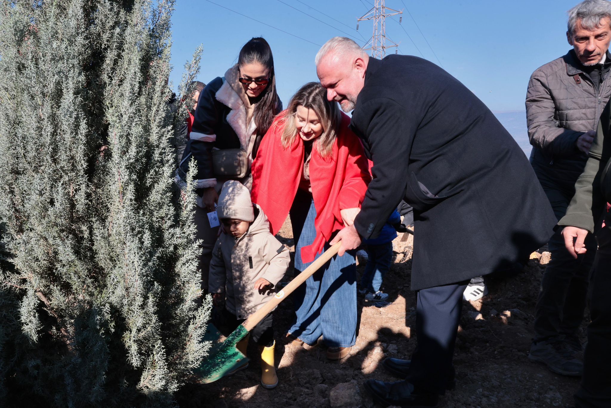 Menemen Belediyesi'nin "İyi ki Doğdun Bebek Hatıra Ormanı" projesiyle 5