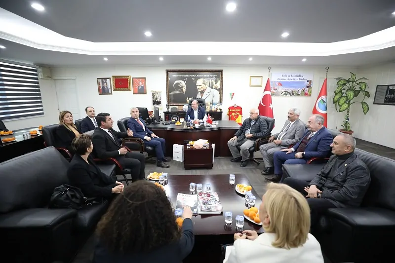 Menderes Belediyesi’nin ev sahipliğinde düzenlenen Muhtarlar Çalıştayı Türkiye’nin dört bir