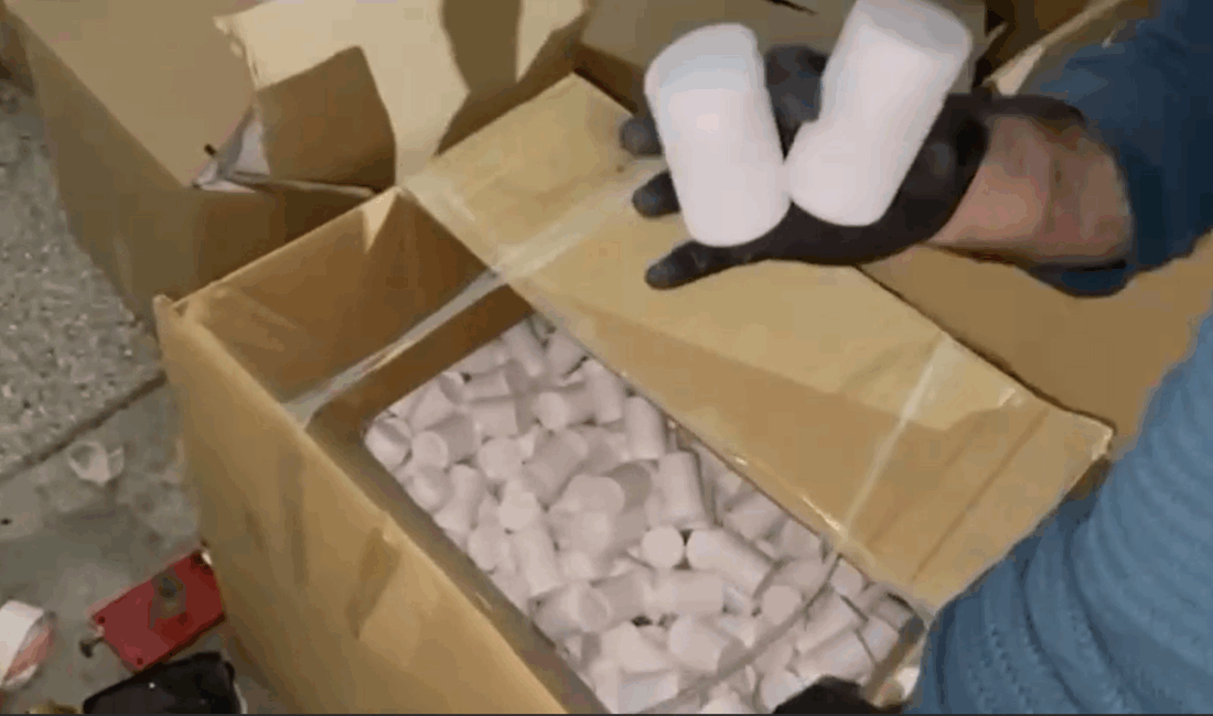 İzmir Karabağlar'da düzenlenen operasyonda 2,3 milyon adet sentetik ecza ele