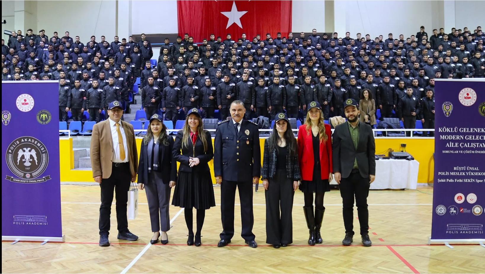 Aile Çalıştayı İzmir’de Rüştü Ünsal PMYO’da Yapıldı