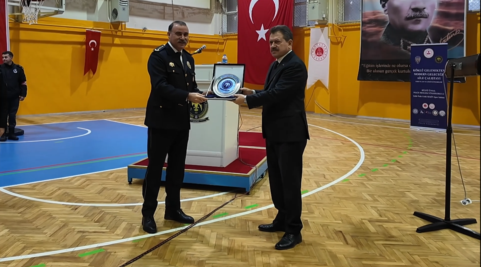 Aile Çalıştayı İzmir’de Rüştü Ünsal PMYO’da Yapıldı