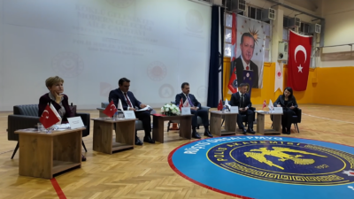 İzmir Rüştü Ünsal PMYO’da düzenlenen Aile Çalıştayı, üniversiteler ve kamu