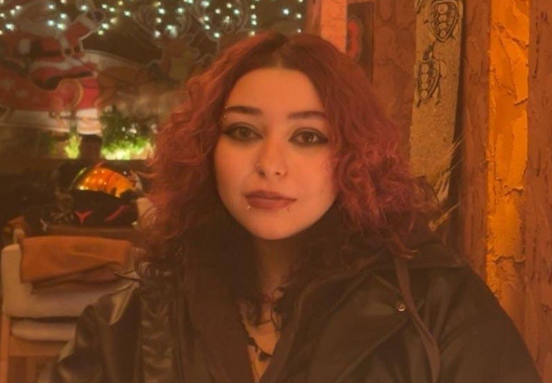 Sosyal Medya Neden Bize Sürekli “Yetersizsin” Diyor? Sosyal medyanın dayattığı