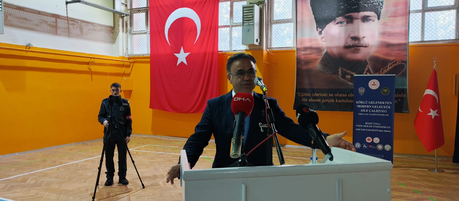 İzmir İl Emniyet Müdürlüğü, Cumhurbaşkanı Erdoğan'ın 2025'i 'Aile Yılı' ilan
